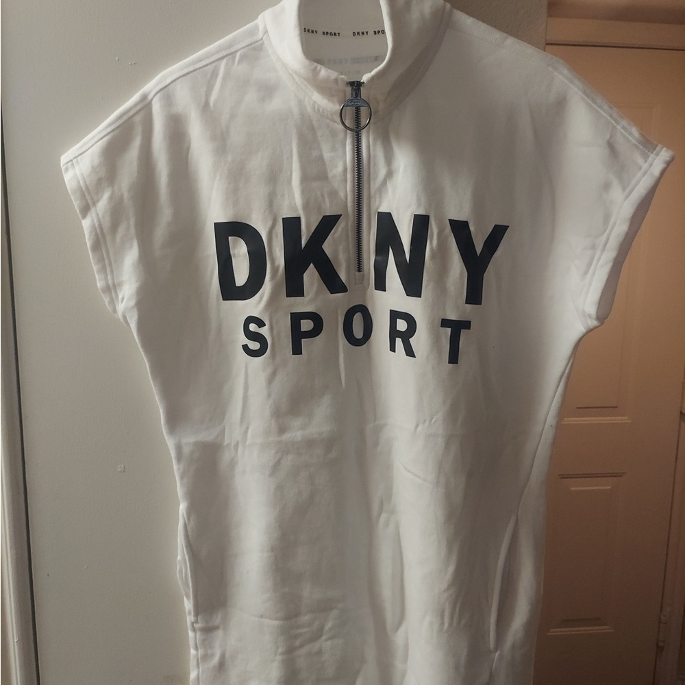 Dkny White Boxy T-shirt with Mandarin Collar